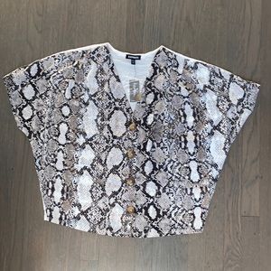 NWT Express Snake Skin and Cream Short Sleeve Top Sz S